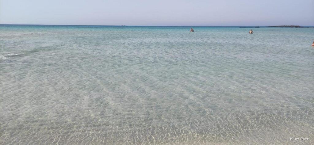 Elafonissi spiaggia bianca con sfumature rosa e il turchese