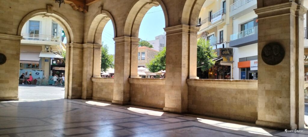 La Loggia edificio tipico veneziano che ora è sede del municipio di Heraklion
